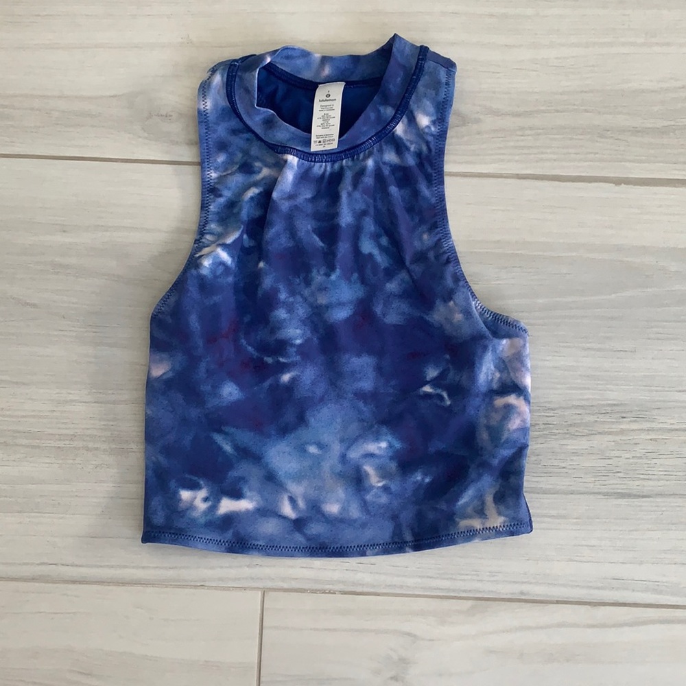 Lululemon workout top